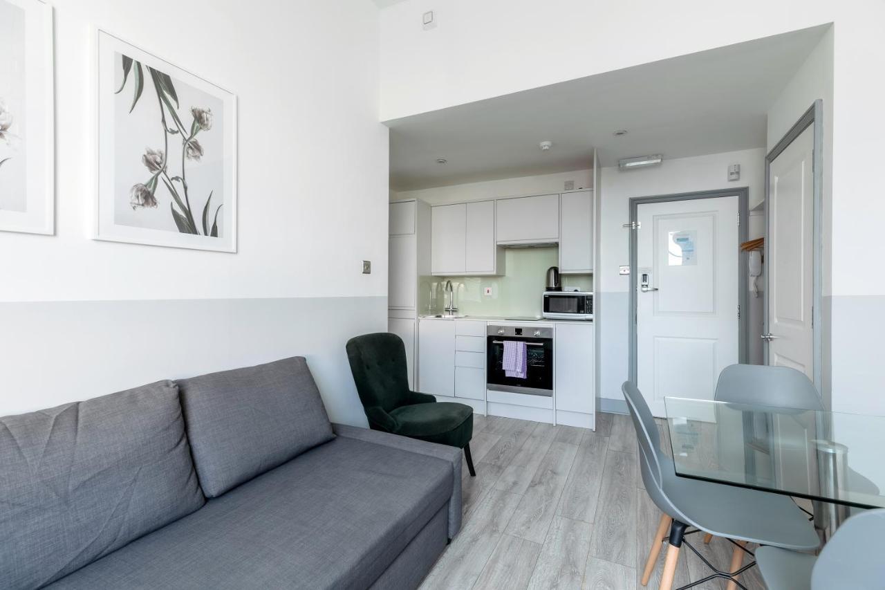 Modern Kensington Apartments London Exterior photo