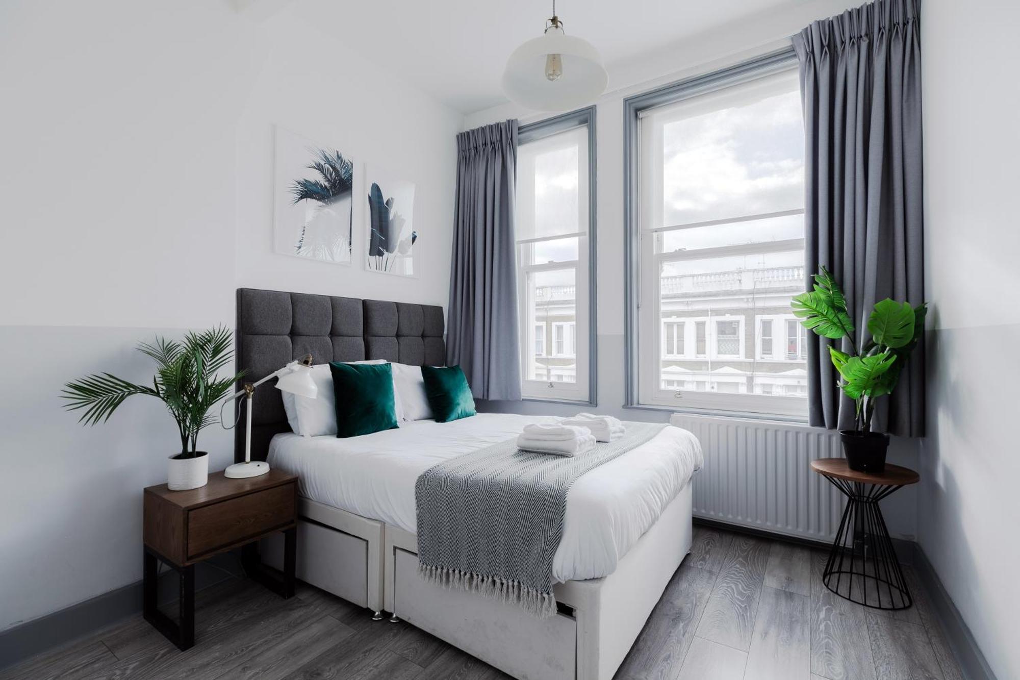 Modern Kensington Apartments London Exterior photo