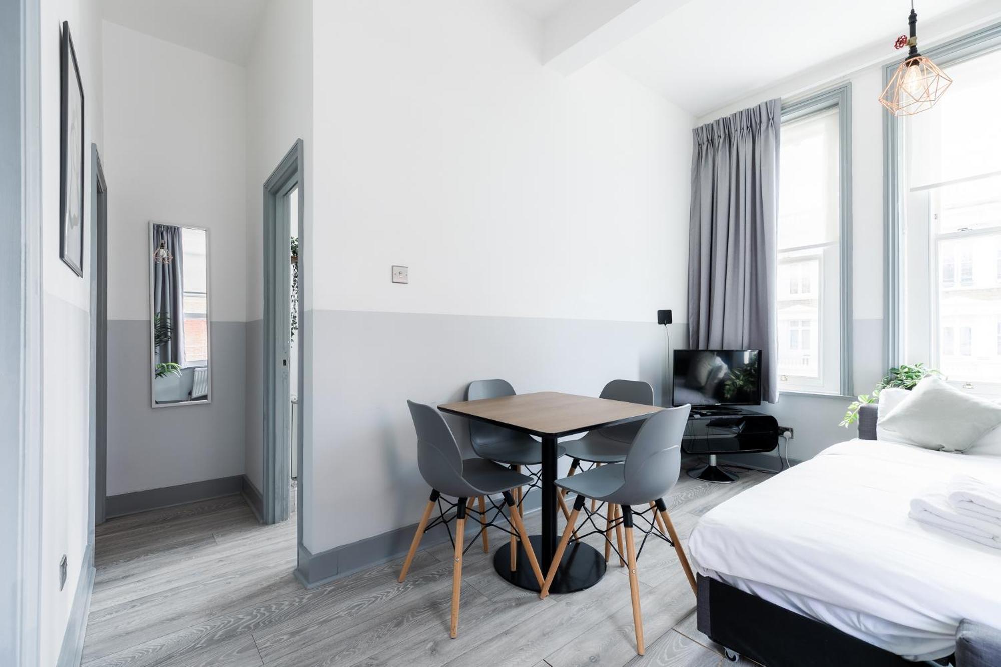 Modern Kensington Apartments London Exterior photo