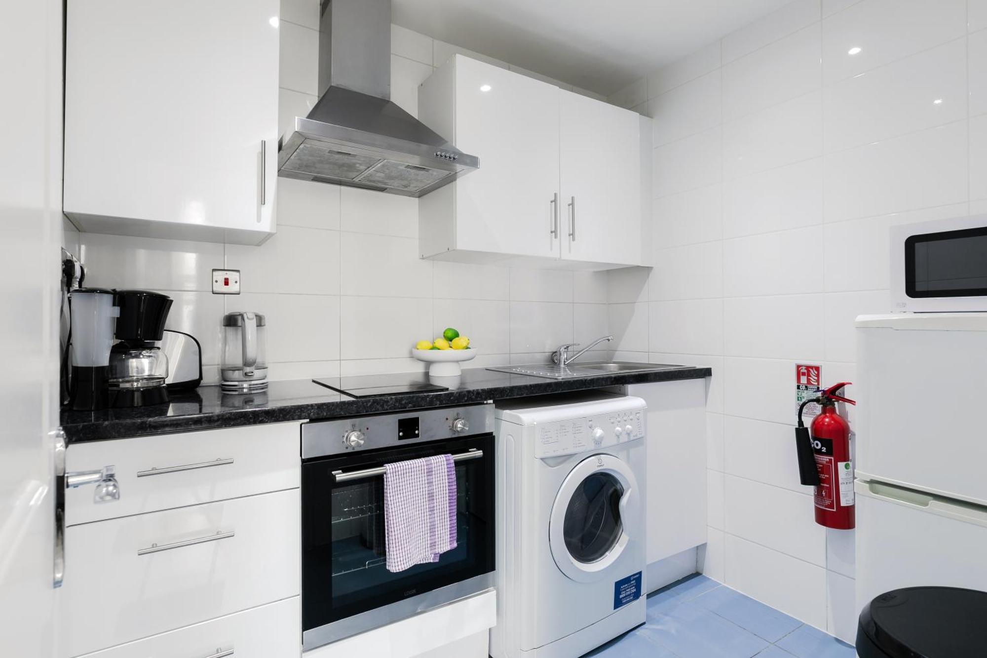 Modern Kensington Apartments London Exterior photo