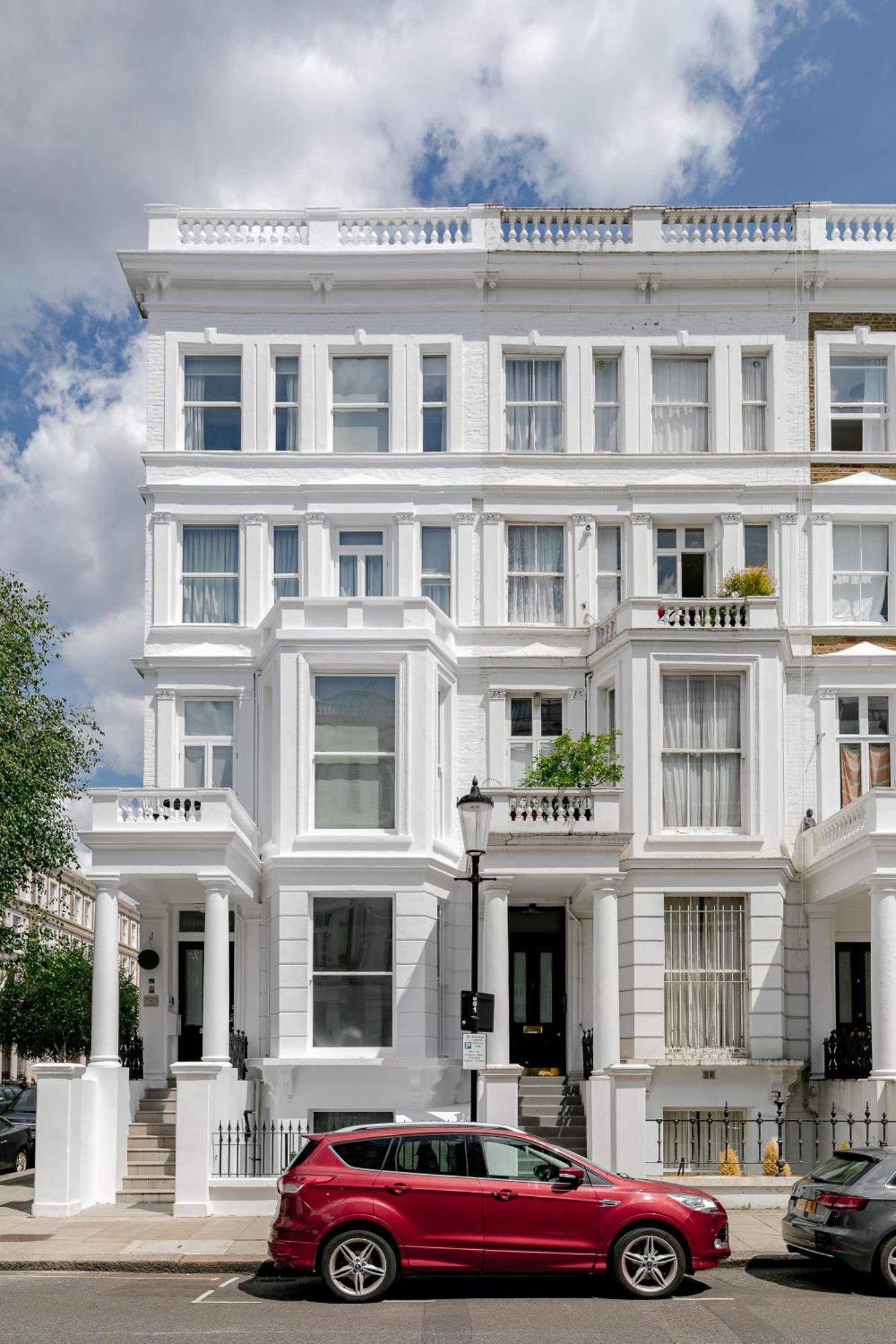 Modern Kensington Apartments London Exterior photo
